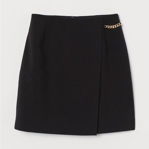 NWT - H&M Short Black Skirt with Gold Chain
